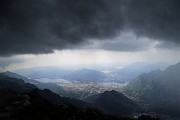 Monte Due Mani (1656 m) dalla Culmine S. Pietro il 7 giugno 2016 con...temporalone di vetta ! - FOTOGALLERY 